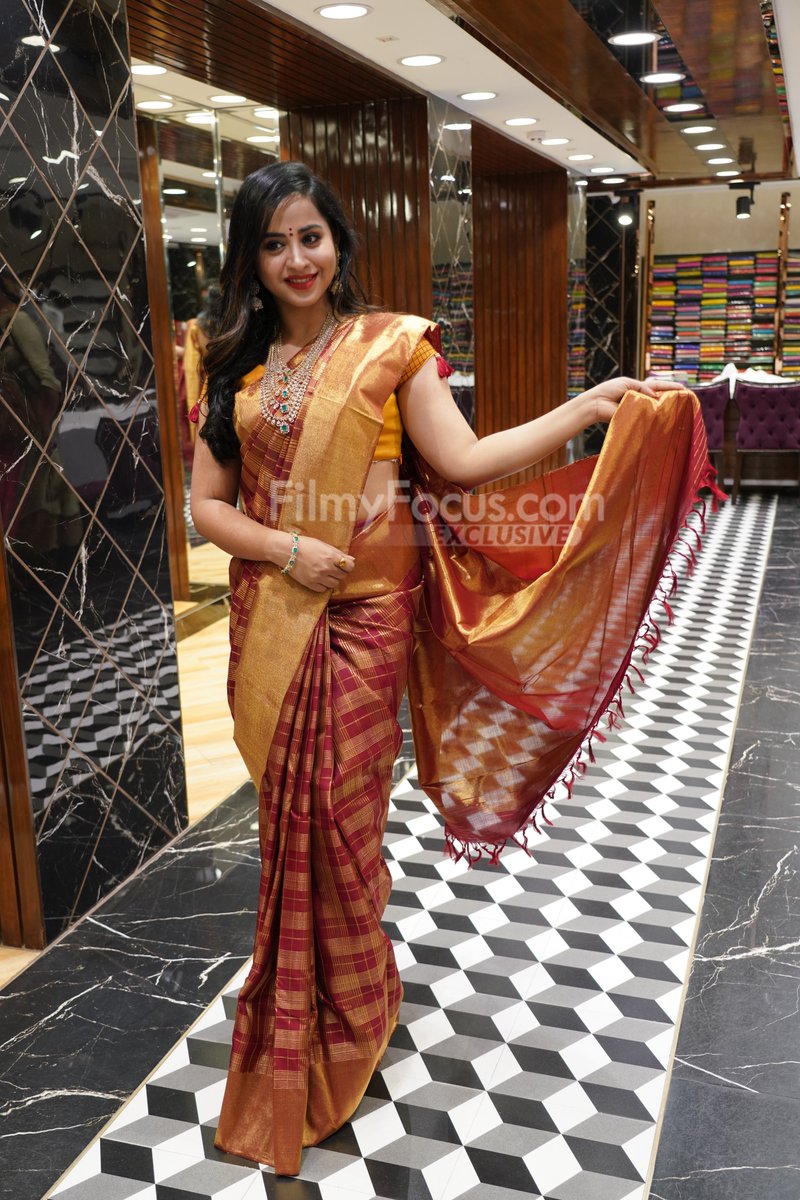 FilmyFocus's tweet photo. #Bigboss4 Fame #Swathidikshith Snapped at Virtual Event in Hyderabad.!
#SwathiDeekshit #ActressSwathiDeekshit #ActorSwathiDeekshit #Swathi #Tollywood #FilmyFocus https://t.co/YCKpYRN6gH