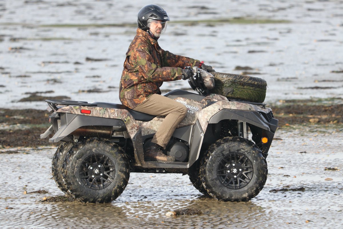 SuzukiMarineUK's tweet image. Yesterday, we joined forces with colleagues from @SuzukiATVsUK &amp;amp; @wearemindworks for a beach clean close to the @BritishArmy base on Thorney Island. The KingQuad was certainly useful in retrieving the bigger items!💪 #beachclean #suzukicleanoceanproject #beachcleanup #doingourbit