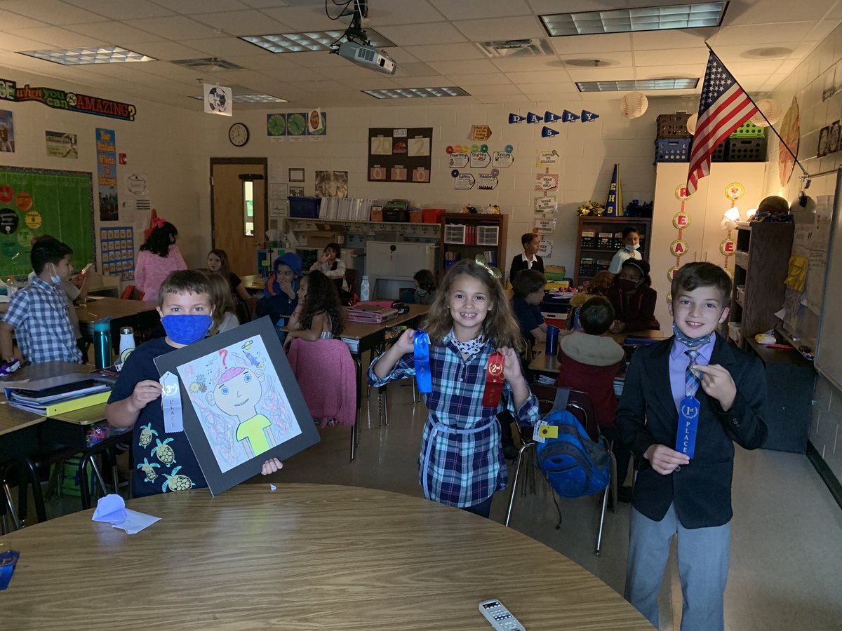 TrishLPowell1's tweet photo. Reflections writers rocked it! Ribbons all around! So impressed with this creative trio! #imatterbecause https://t.co/cSekLPJBZy