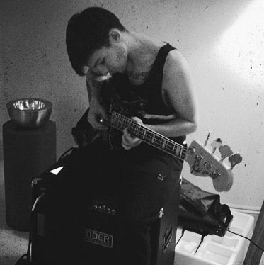 Photos you’d get if Harry Styles was your best friend: