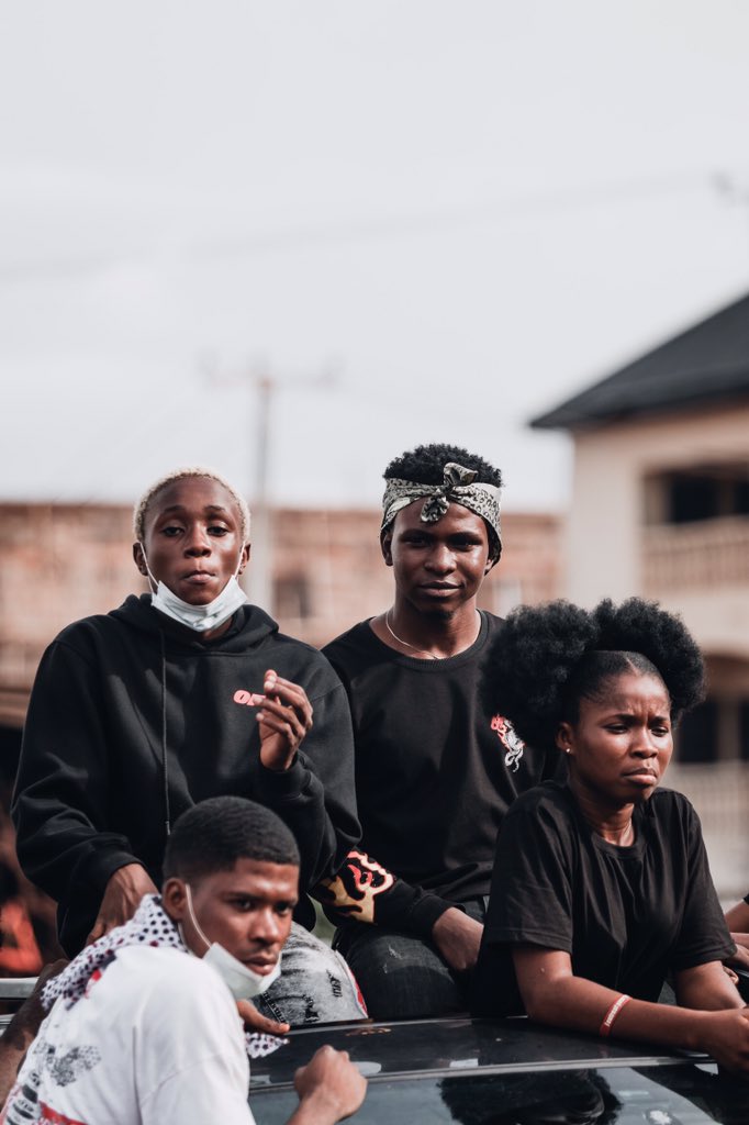 frvnklin's tweet image. The Nigerian Government declared war on these folks. These kids? These ones???
💔💔💔
#endsars
#LekkiMassacre 
#LekkiGenocide 
#EndPoliceBrutalityinNigeraNOW 
#EndBadGoveranceInNigeria