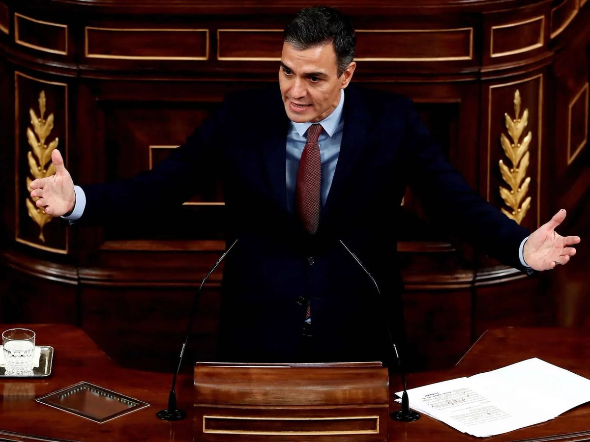 "Yo quiero rendir un homenaje y un tributo a los sindicatos de este país por la defensa de los derechos de los trabajadores, la democracia y la libertad en nuestro país. Gracias al diálogo social hemos logrado cinco acuerdos muy razonables" <a href="/sanchezcastejon/">Pedro Sánchez</a> #EspanaPuedeConVox