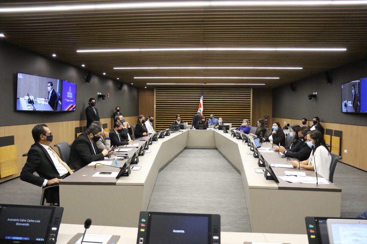 Diputados del PLN y PUSC evaluarán hacer recortes al Presupuesto Nacional del 2021 en el plenario https://t.co/OMJlr5nja6 #NM935 https://t.co/1iy5qkHiKO