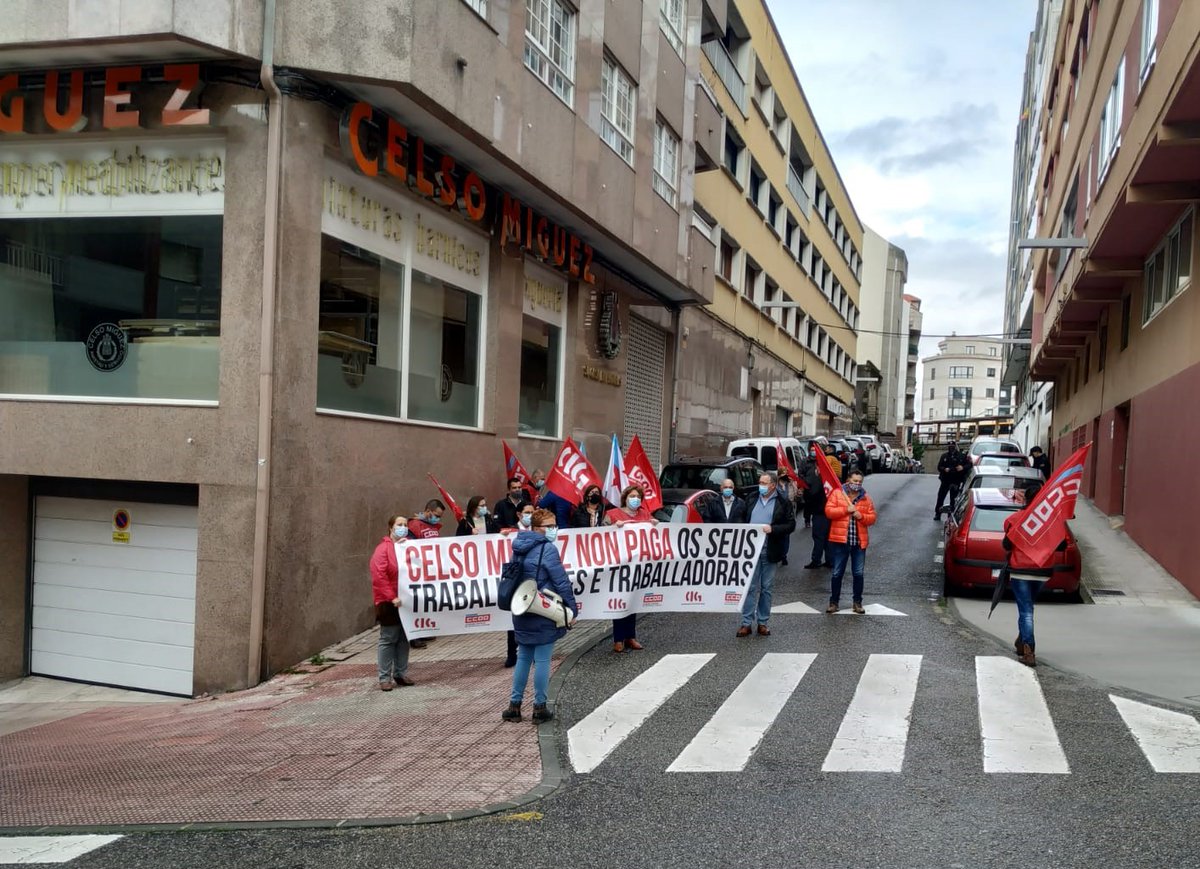 galizaCIG's tweet image. ✊Nova xornada de folga e mobilizacións do persoal de Celso Míguez para reclamar o pago dos salarios

🚶‍♀️🚶‍♂️Os traballadores/as percorreron as rúas de Pontevedra en manifestación

ℹ️ tinyurl.com/y25lzcdy

#CelsoMíguez #Pontevedra