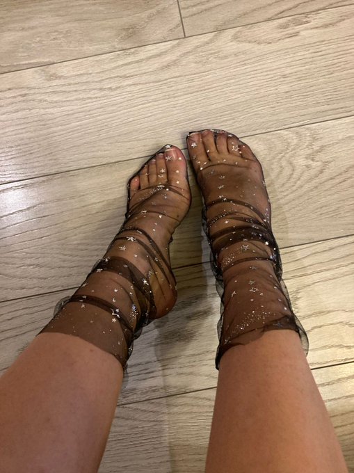 Its always confused me. Wednesday evening is small Friday. Go to drink something or stay at work.  #manyvids<a href="/tag/rose"class="tags"><span>#rose</span></a><a href="/tag/redlips"class="tags"><span>#redlips</span></a><a href="/tag/manyvids"class="tags"><span>#manyvids</span></a><a href="/tag/onlyfans"class="tags"><span>#onlyfans</span></a><a href="/tag/onlyfansmodels"class="tags"><span>#onlyfansmodels</span></a>