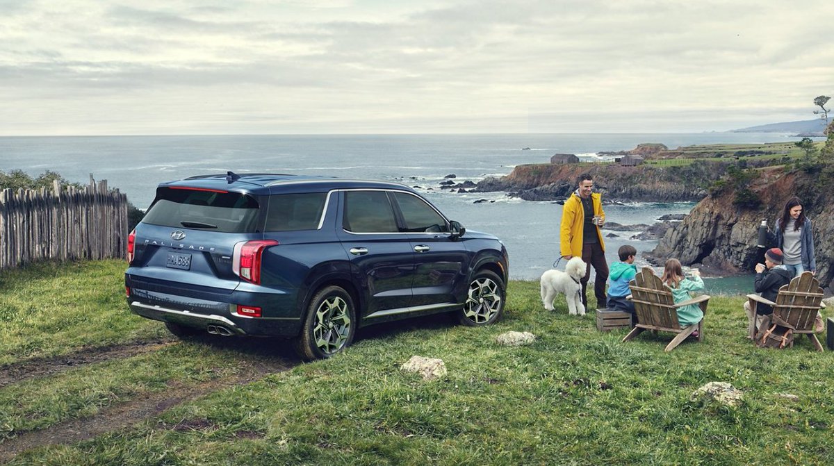 FUCCILLOSYRHYUN's tweet photo. The 2021 Hyundai Palisade is a flawless vehicle for your next family adventure! Let us know where you're road tripping this fall! https://t.co/HPJRSeboqs