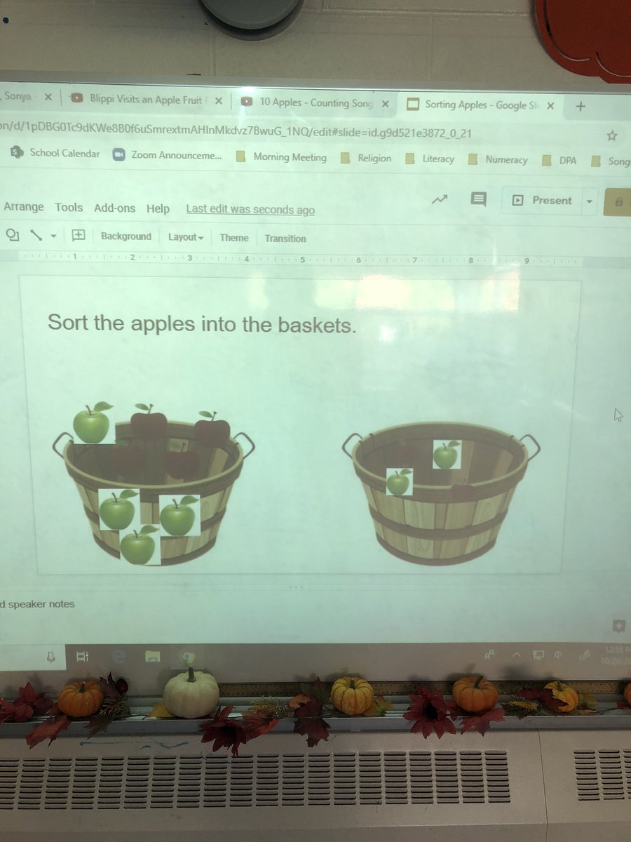 SSydoryshyn's tweet photo. We love #MathTalks! Students made many observations before sorting apples based on colour and then size #OntEd #FDK #kindiemath #kindermath @StMargaretDP @DP_math https://t.co/UK5577M91p