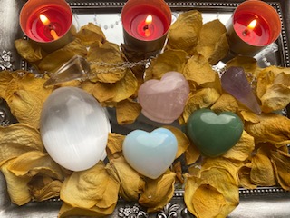 onceuponaspell1's tweet photo. Wide range of Crystals available from £1.99
https://t.co/VdCTREXowg
#shopwithwitches #witchkit #altarkit #incesnse #cauldron #pagan #witch #witchcraft #wicca #ritual #sabbat #witchsupply #SmallBusiness https://t.co/TTf5DiGEYA