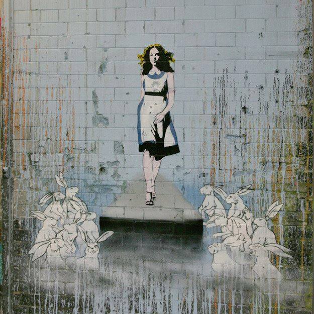 "Solo unos pocos encuentran el camino, otros no lo reconocen cuando lo encuentran, otros ni si quiera quieren encontrarlo."
"Alicia en el país de las maravillas", Lewis Carroll