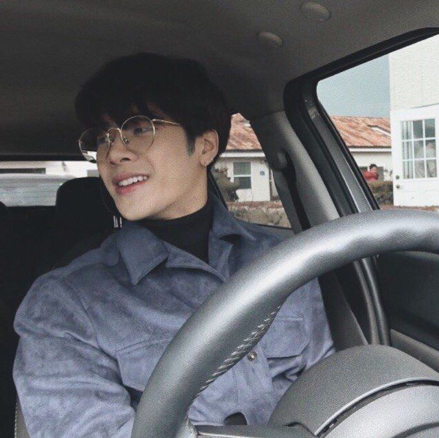 mr. jackson wang driving in those specs is just a wow [  @GOT7Official  #GOT7 ]