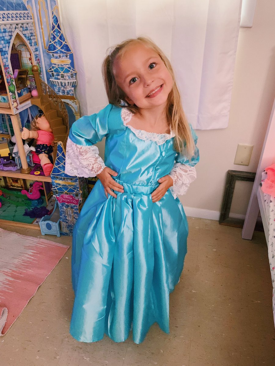 TempleCGraham's tweet photo. I’ll never get tired of her running around the house singing “work, work!” My little Eliza Hamilton 😍 @HamiltonMusical @Lin_Manuel @Phillipasoo #Hamilween #Hamilton #mindatwork https://t.co/9fEslRoo9n