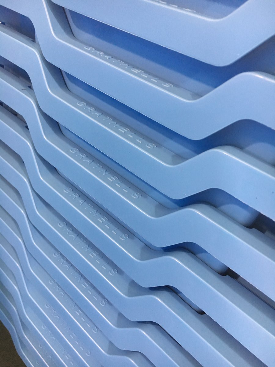 Gratnells's tweet photo. These cornflower blue #Gratnells trays have got us dreaming of the blue skies of summer! What do the colours of the trays in your space remind you of? 💙
#MyClassroom #SchoolTrays #ClassroomTrays #ClassroomDesign #ClassroomLayout #SchoolStorage #MadeInBritain #UKManufacturing https://t.co/5tMgJdbBS4