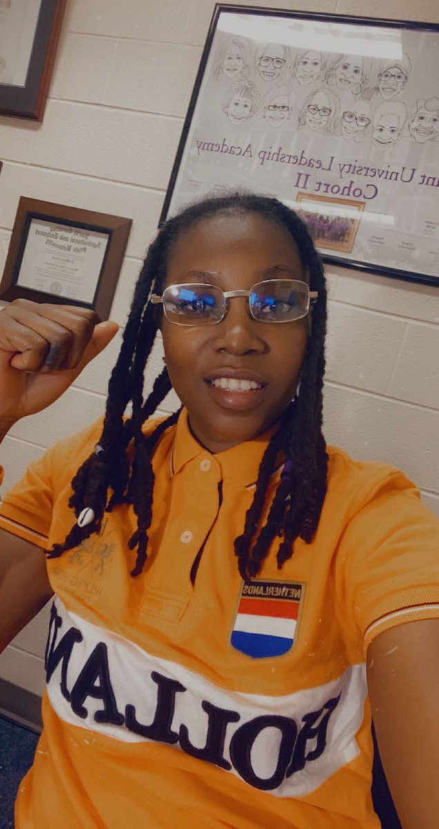TCtheHOPEdealer's tweet image. JMS is United on Unity Day 2020! We are a Bully Free Zone 🧡🧡🧡🧡 #WearOrange #NoBullying #UnityDay2020 @JamestownMiddle @trentvernon77 @leighjones23 @GCSchoolsNC @GCS_SEL_Office @TLashone