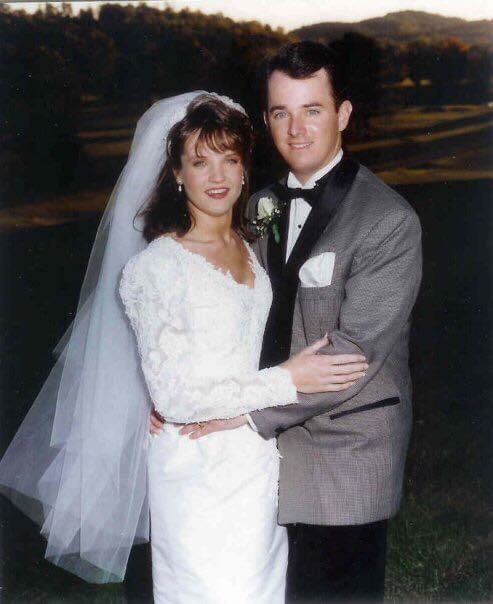 utk91grad's tweet photo. Happy 25th anniversary @lucky13wxman ! Here’s to many more! https://t.co/sI3ppkairr