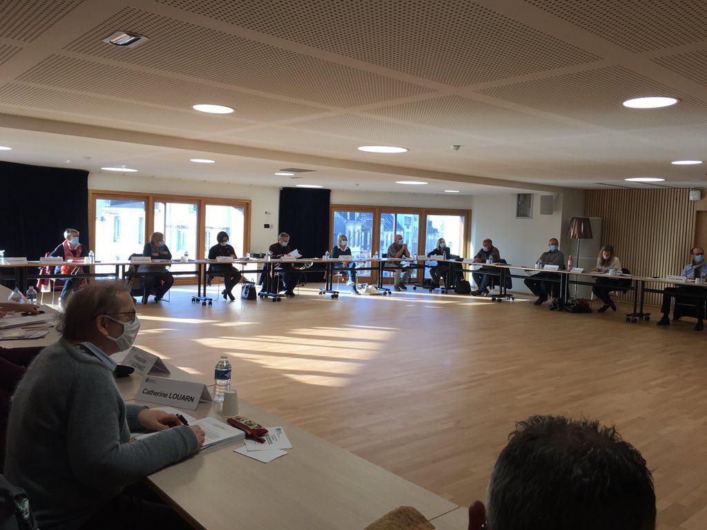 Installation du nouveau Conseil d’Administration de l’<a href="/OPACcornouaille/">OPAC de Quimper-Cornouaille</a> en présence d’<a href="/IAssih/">Isabelle Assih</a>, Présidente de #QBO. <a href="/MarcAndro2/">Marc Andro</a> est élu Président à l’unanimité.