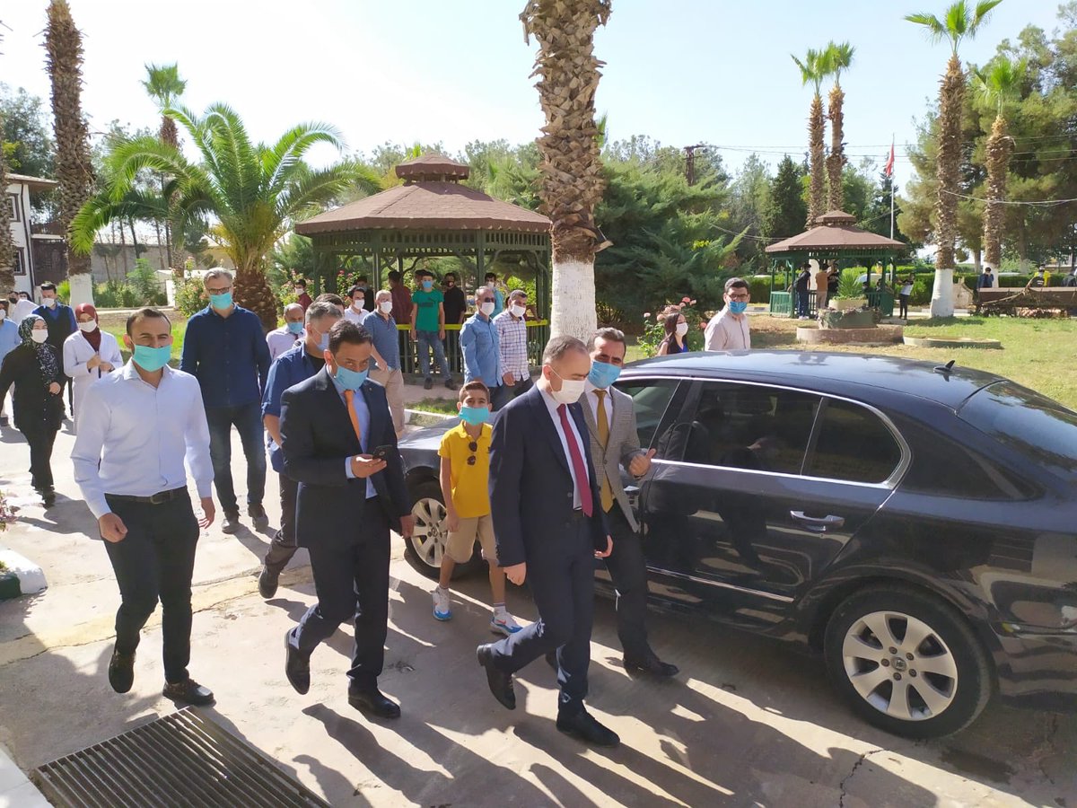 Sayın kaymakamımız Oltan BAYRAKTAR bey ile beraber Şanlıurfa Altınbaşak uluslararası Tarım Lisesinde fide ekimi etkinliğine katılımda bulunduk.<a href="/akcakalegovtr/">T.C. Akçakale Kaymakamlığı</a> <a href="/sanliurfamem63/">ŞANLIURFA MEM</a>