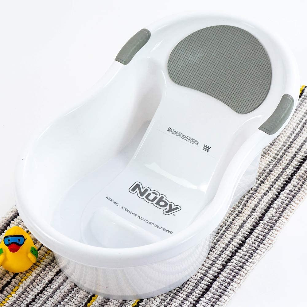 Babaloo_uk's tweet photo. Nuby Baby Bath with Built in Seat and Soft Headrest, White and Grey. Bathing your baby can be daunting at first but, it just became easy-peasy with this little baby bathtub. Suitable from 0 months plus. https://t.co/ttpbd7pZIn #babybaths #bathingbaby https://t.co/fuz3tgfYKz