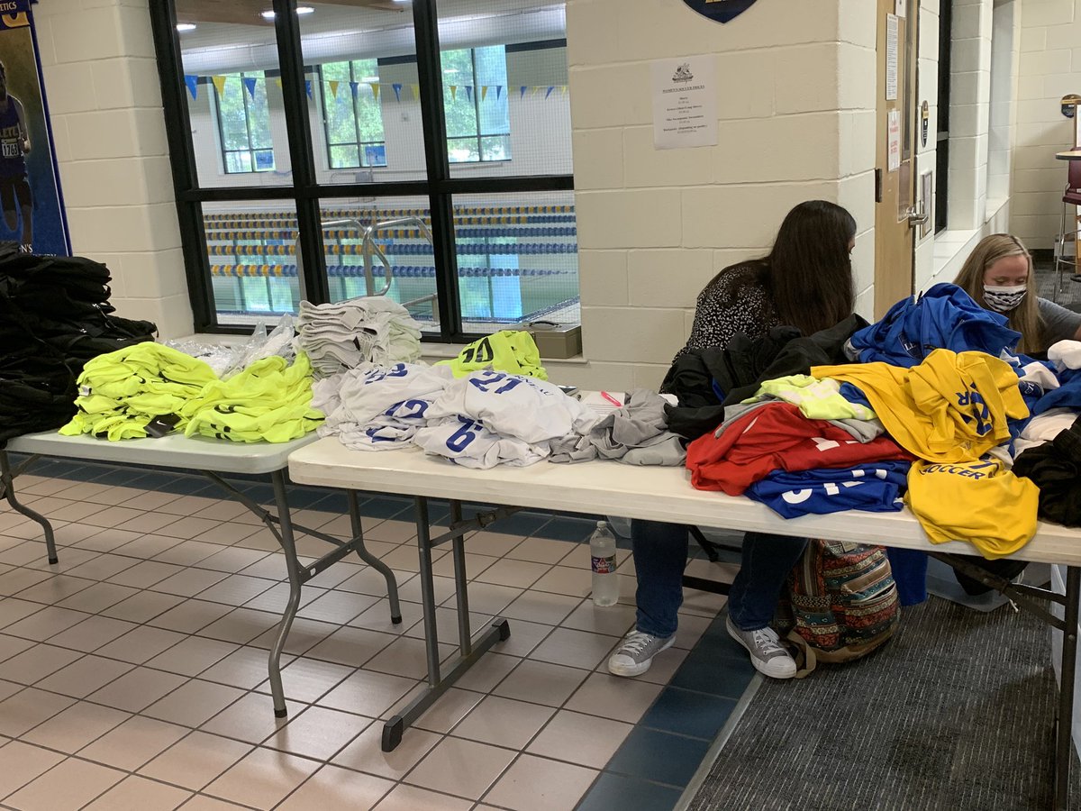 LETUAthletics's tweet image. Athletics #GarageSale at #Solheim. Be here before 2 p.m.