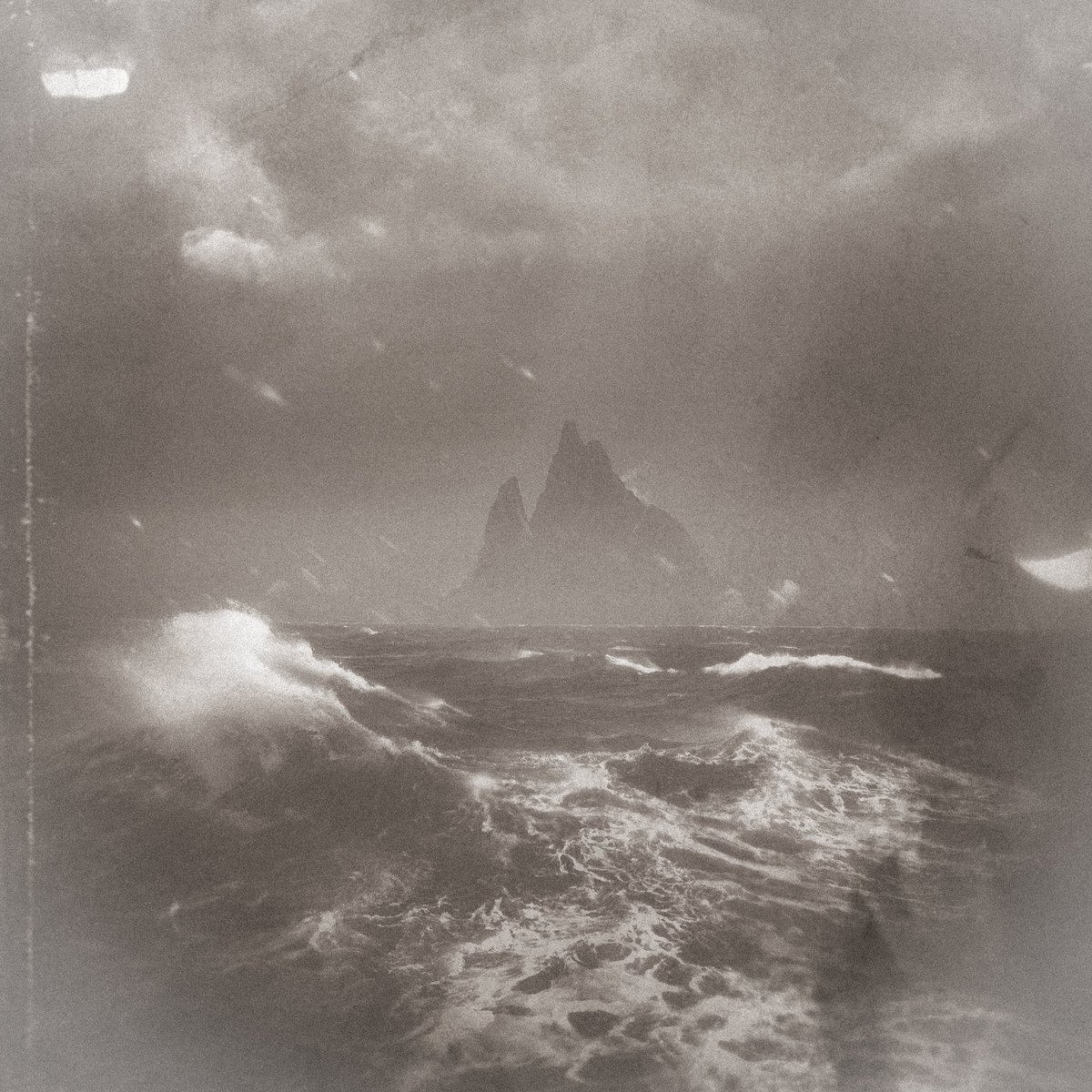 Mountains of the Moon tweet media