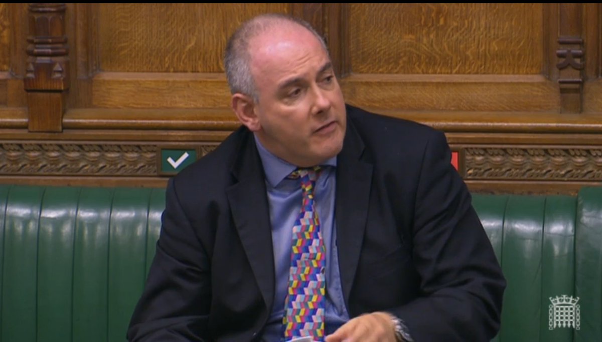 Conservative MP Robert Halfon, chair of the Education Select Committee, recommends that the gov't use income from the 'sugar tax' in order to fund free school meals and food programmes over the school holidays. He also gives his support to  @EmmaLewellBuck's School Breakfast Bill.