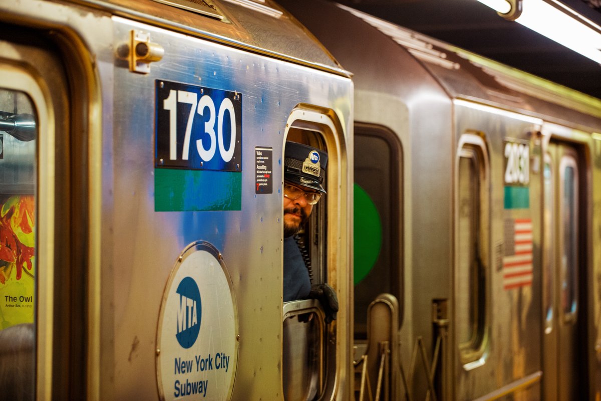 All aboard!
Let's hit the streets and take some photos!📸
.
#street #photography #photooftheday #travel #travelphotography #urban #streetphotographer #nyc #photographer #instagood #picoftheday #portrait #streetlife #agameoftones #art #city #urbanphotography #streetart #newyork https://t.co/eRV5x8RMGF