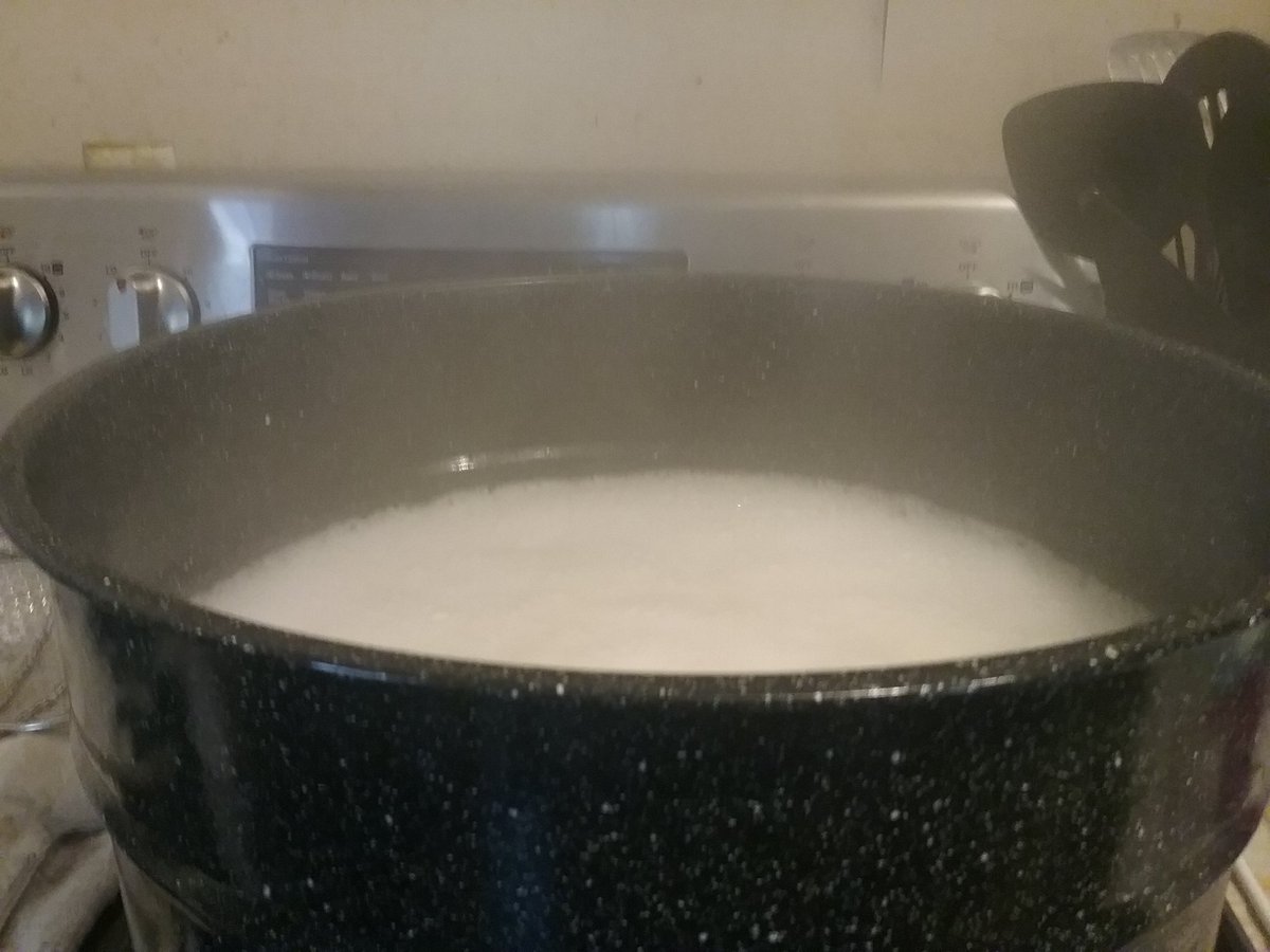 HiLyBlessed1's tweet image. #MakingSoap 🌾