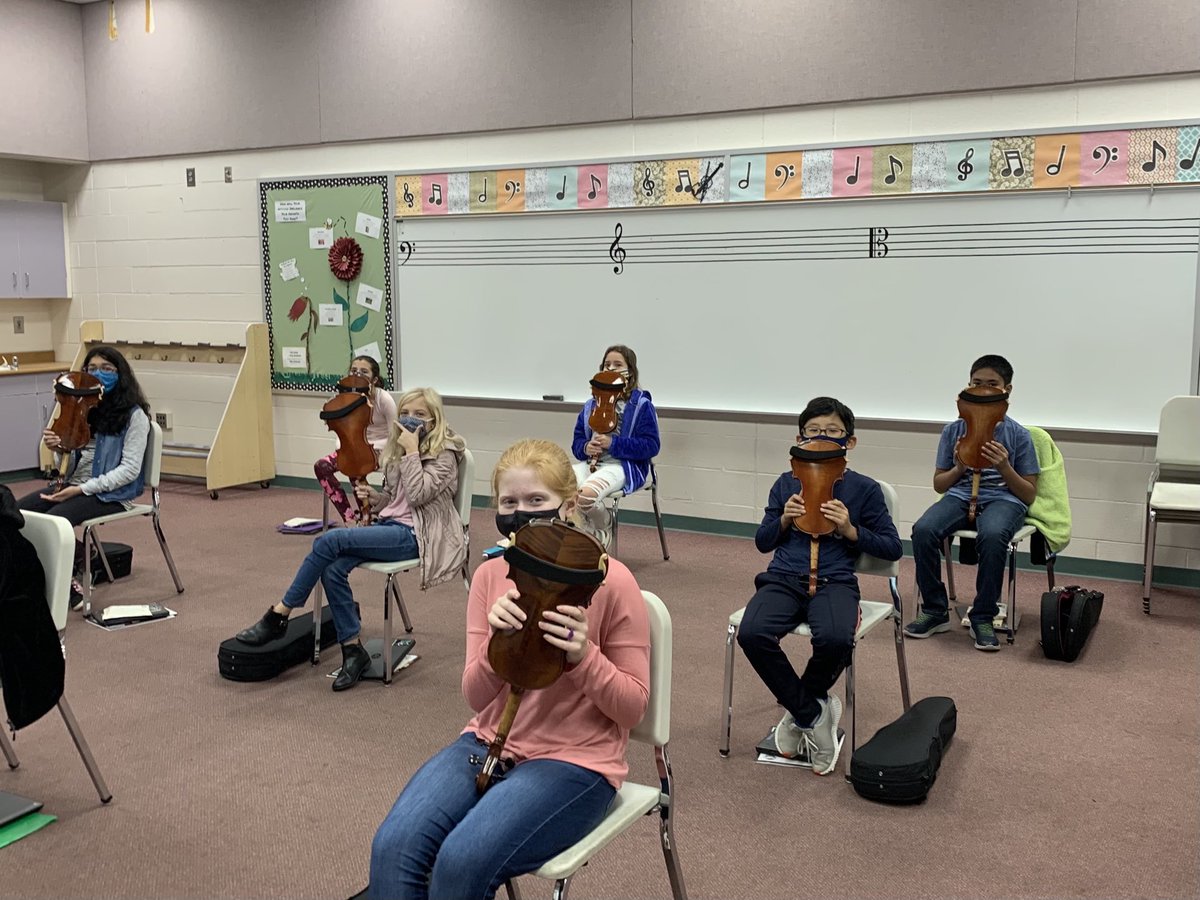 These members of Team Quest are all smiles- why?? Because they are learning to play the violin of course!! #MasonMoment #MIStrong ⁦@MsLanaOrch⁩