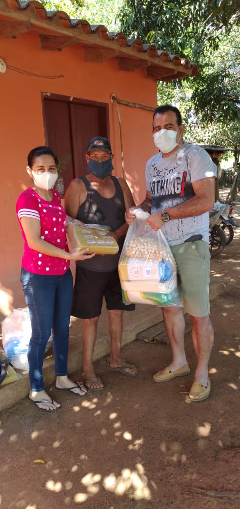 Patty_Corvalan's tweet photo. 💪🇵🇾🥘 Seguimos con la entrega de kits de alimentos, esta vez en la zona de Rincón-Mbocayaty. 🥇 Agradecemos a la Lic. Viviana Vargas y a Guido Vargas, por ofrecerse como voluntarios para esta noble tarea, que garantizará la seguridad alimentaria de muchas familias. #Quyquyhó https://t.co/Ijr2e46Fri
