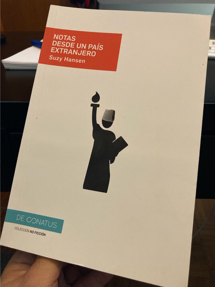 JavierFFerrero's tweet photo. "Todavía hoy puedo recordar el escalofrío de reconocimiento que solo se siente cuando aprendes algo que expande, aunque solo sea un poquito, tu percepción de la realidad"

Notas sobre un país extranjero, de @suzyhans (@deconatus 2020) https://t.co/9jMG0Tc0Qx