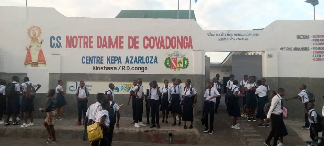 Tracaf's tweet photo. Gracias a todos. Hemos comenzado el curso académico en nuestro colegio #Covadonga de Kinshasa. Más de 500 alumnos... https://t.co/OqVWjM7xkB