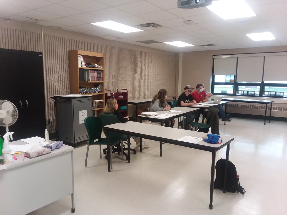JusticeAcademy1's tweet photo. Justice Academy students conducting a mock trial. https://t.co/l2MQebneT3
