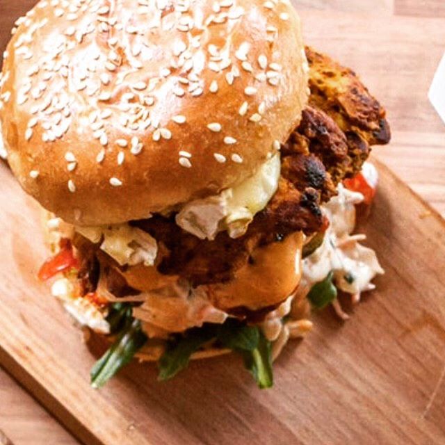BiteStreetFood's tweet photo. Evening Bite fans!
Tomorrow @bonstreetfood is back for his weekly pop up at @NewBaileyM3.
Don't be the one that misses out. Head down between 11am and 3pm for the best burger of your life (evidence below👇).
See you there!
#burgertime #bonburger #bitestreetfood #newbailey https://t.co/YSfwBdwWAv