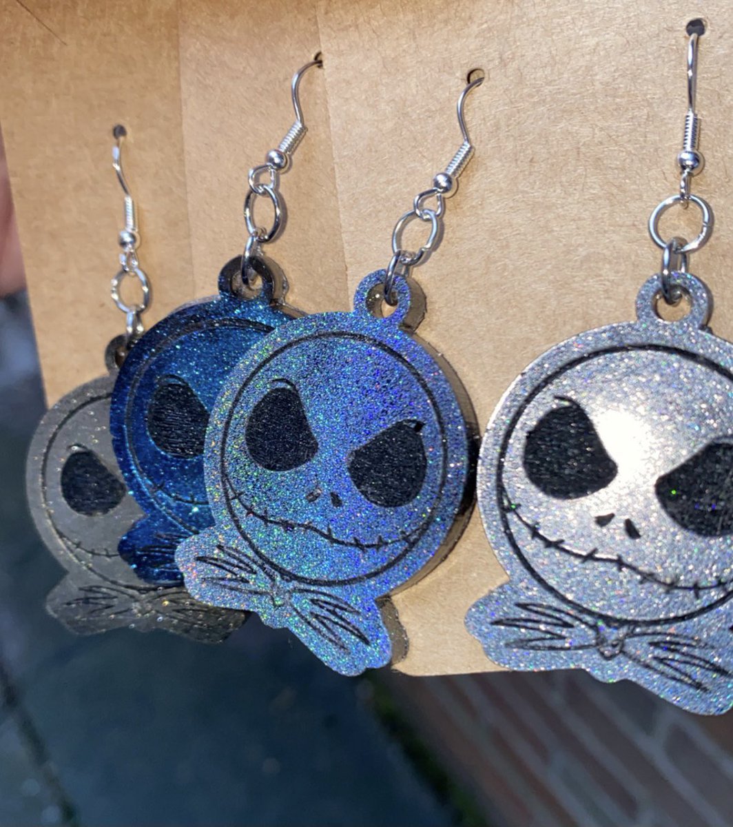 molly3356's tweet image. sales have been pretty slow this month so any support is insanely appreciated 🥺
i still have casters and prints available along with nightmare before christmas earrings 🕷🕸
molzresins.bigcartel.com
