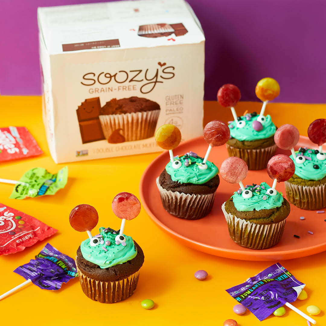 How fun are these spooky gluten-free, dairy-free cupcakes?! 🧛🏻‍♂️🎃 We used our <a href="/SoozysGrainFree/">Soozy's Grain-Free</a> Double Chocolate and Green Tea Matcha muffins as the base, dairy-free frosting, and <a href="/YumEarth/">YumEarth</a> allergy-friendly candy as the toppings! #soozysgrainfree #glutenfreedairyfree