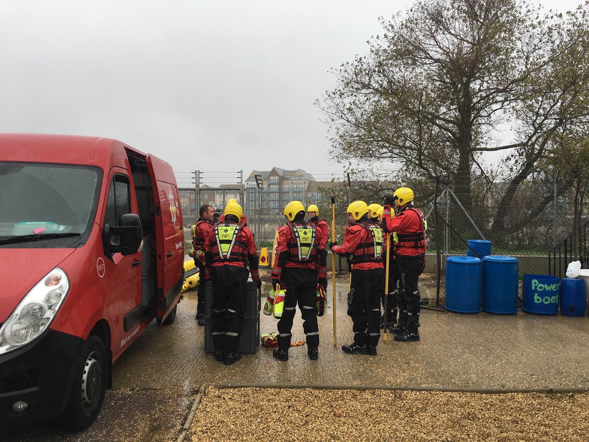 Kent Fire and Rescue heading out for training on the River Adur. #kentfireandrescue #emergencyservices #shoreham ##adurcentre