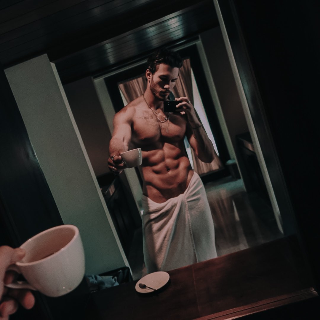 parkinott's tweet photo. ⠀⠀ ⠀⠀⠀⠀❛ ı p𝗿omısə ı'll 𝙥𝙪𝙩 α shı𝗿t bαck 𝐨𝐧 sıncə ı'm bαᴄ̅k ın 𝓛ondon α𝐧𝐲𝐰αчs.. αft𝗲rn𝗼𝗼n &amp; c𝗵̲eers! 𝗮r𝗲 чou αll𝖔𝖜𝖊𝖉 to ch𝗲𝗲rs 𝙬/ coffēē ، ☕️ https://t.co/xcWVtpCjfj