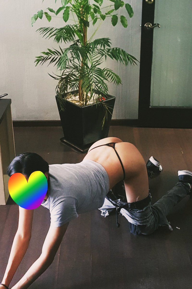 butt_tanga's tweet photo. Parando el rabo !!  a quien le gusta esa posición ?? https://t.co/Rwo7BJGCHf