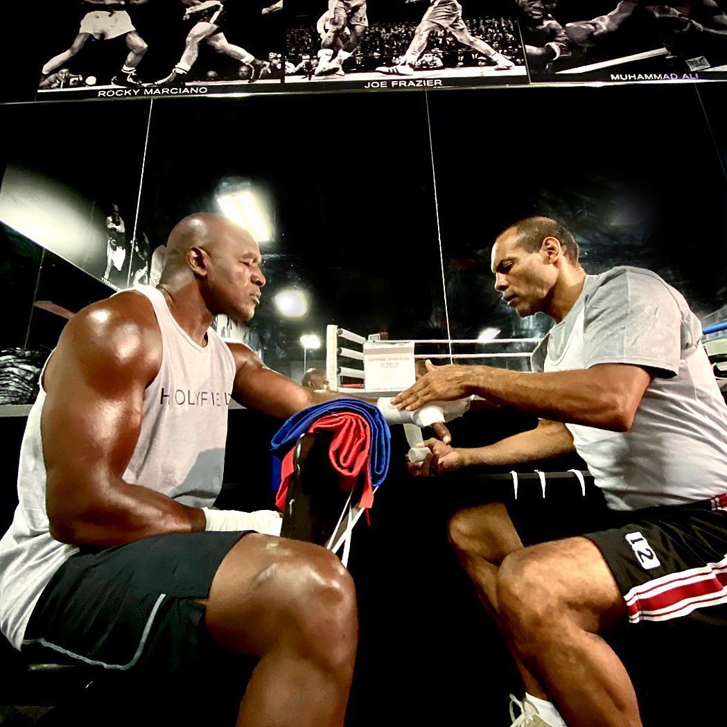 Alone we do so little but together we achieve so much. 💯 #TeamHolyfield