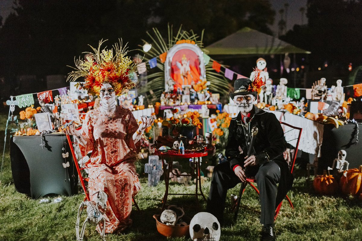 hwdforever's tweet photo. We would like to keep honoring the tradition of #LADayOfTheDead so calling you all to #share with us photos of your #altars & #calacas made #athome!
We are looking forward to celebrate #together virtually. 🌼💀🌼
#tagus #LADayOfTheDead2020 #LADiaDeLosMuertos2020
📸 Amandala https://t.co/Ft1qz3zK6S