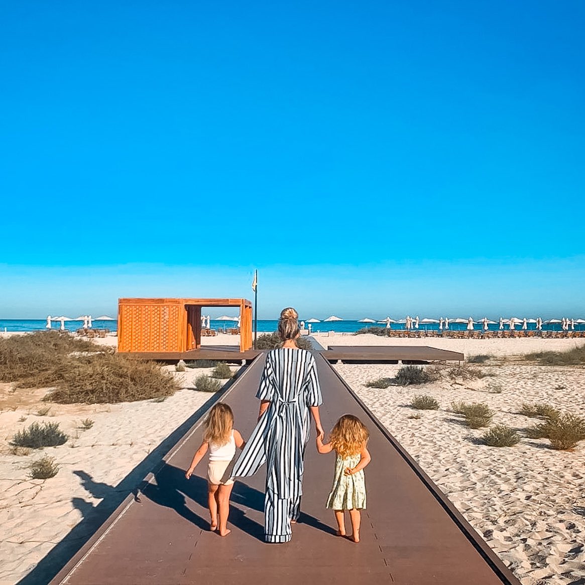 Sea, sun, family and happy memories. That’s all what we need!
📷: @thelittlebrownblog
#SaadiyatRotana #FamilyBeachDay #SaadiyatIsland #inAbuDhabi https://t.co/P0kUMXeOf3