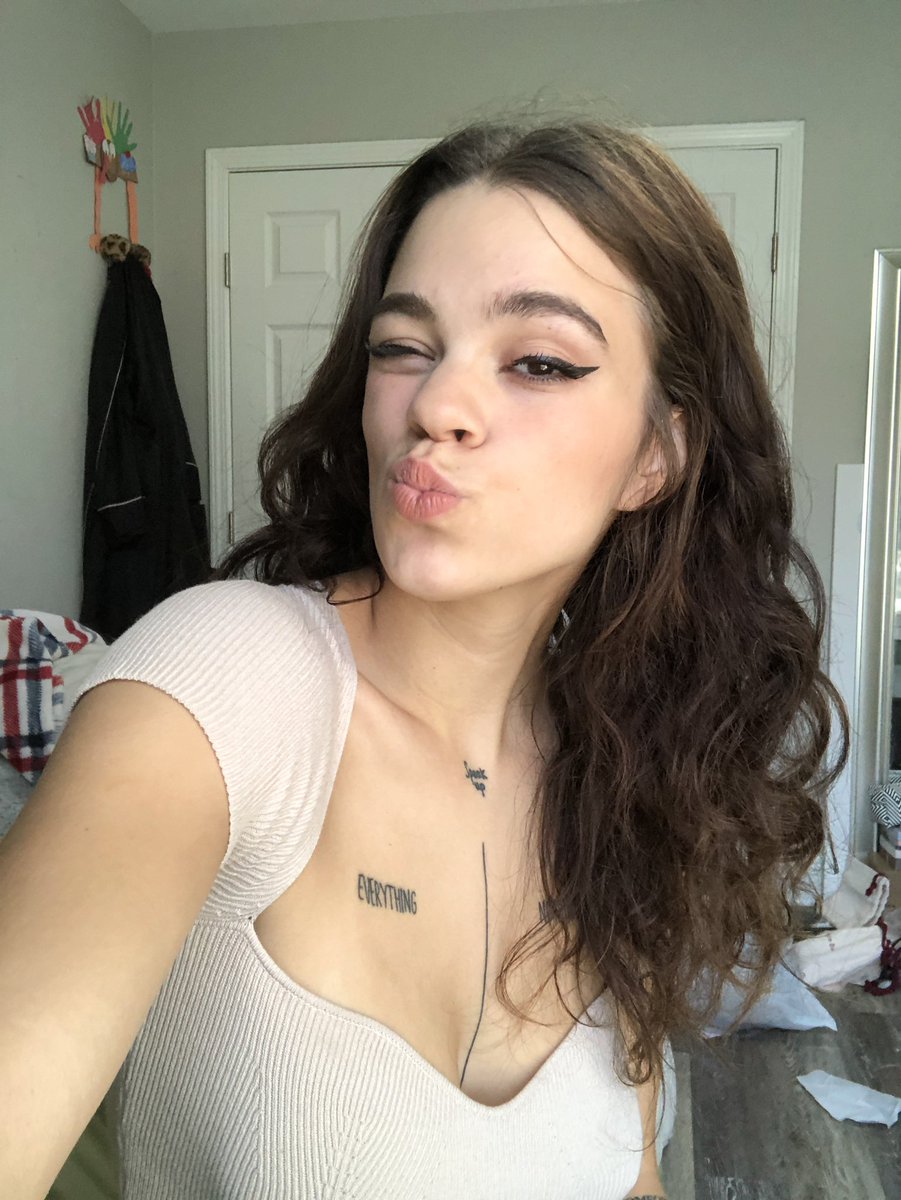 AlyssaRubiox's tweet photo. @SelenaFanClub @rarebeauty (: https://t.co/b1VuJs9ksv