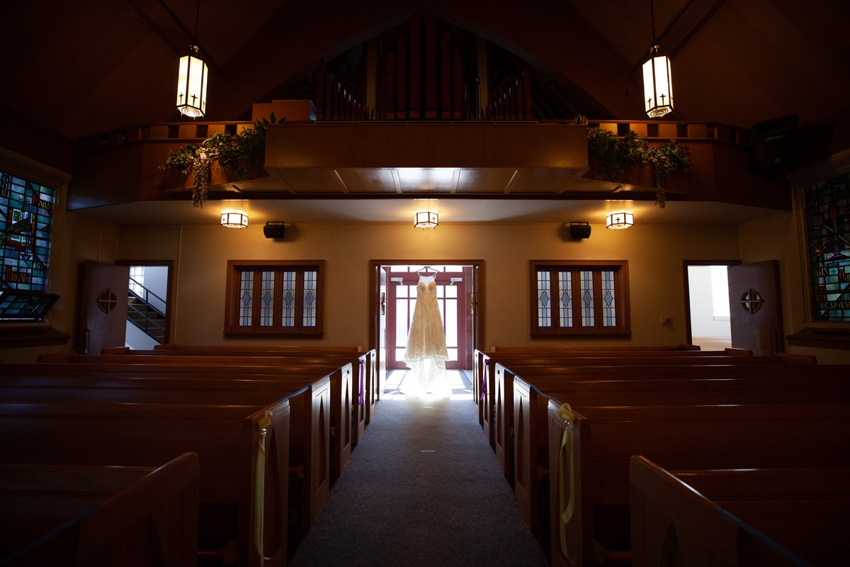 👰💕One of our favorite photos to grab for our couples if they are getting ready in a church!
📷 <a href="/Fornearphoto/">Fornear Photo</a>
.
.
.
#wisconsinbride #northwoodswedding #weddingphotographer #photographer #wausauwedding