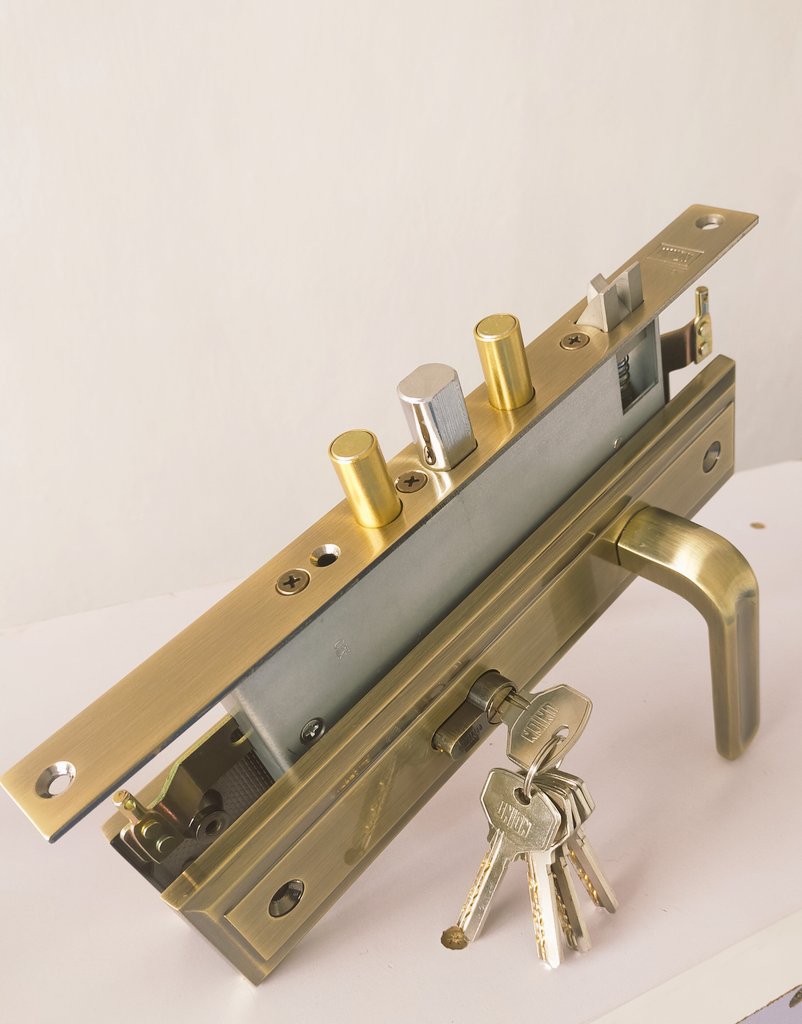 hub_locks's tweet image. Security is paramount.
How safe are your loved one?
How safe are your belongings?
For good quality yet affordable locks dial 0720634087 or 0733634087
Free consultation in regards to locks &amp;amp;locking systems