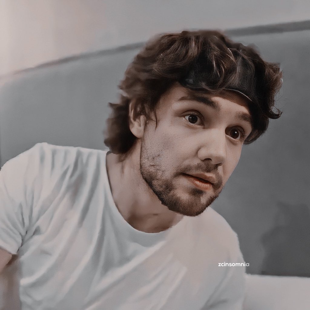 SAYlTALL's tweet photo. liam payne proving once again that he is the prettiest man on earth https://t.co/nnP4cGlvSw