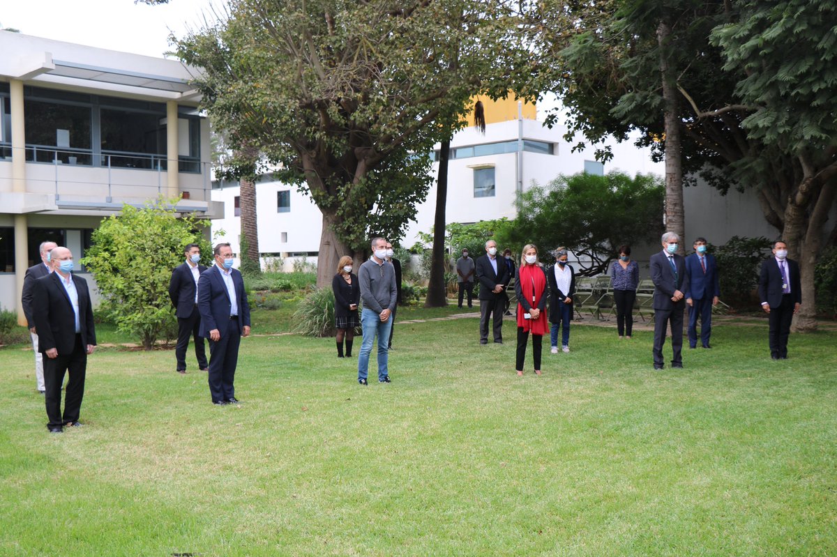 À la suite de l’attentat terroriste de Conflans-Sainte-Honorine, un moment de recueillement a été organisé aujourd’hui dans le jardin de l’ambassade de France au Maroc en hommage à la mémoire de Samuel Paty.
À Samuel Paty
1973 — 2020
#Hommagenational https://t.co/k3VGGh9I8A
