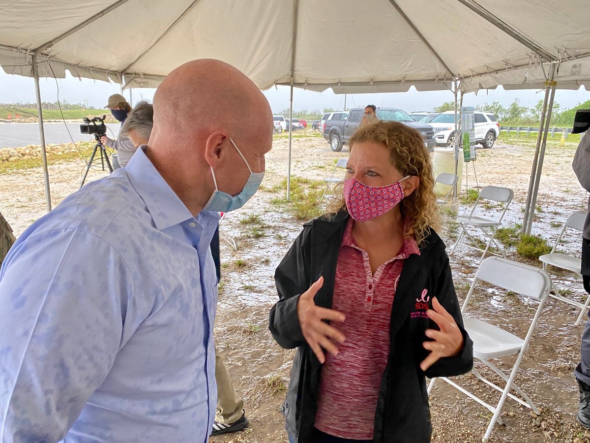 DanSimmonsEERE's tweet photo. Today I joined @USACEHQ @JaxStrong breaking ground on the Central #Everglades Planning Project (CEPP) South phase. CEPP will improve water flow, restore wildlife habitats &amp; increase water supply. @GovRonDeSantis @NoahValenstein @DebbieforFL @SFWMD @FLDEPNews @whceq @Interior @EPA https://t.co/MOUcjUU96l
