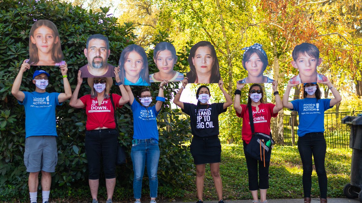 At  @GavinNewsom's home yesterday, we told the Aliso Stories of L.A. families who suffered horribly during the nation's largest gas blowout at  #AlisoCanyon. Newsom has failed to  #ShutAlisoDown but would act urgently if he listened to their stories. Meet the Krownes. (1/6)