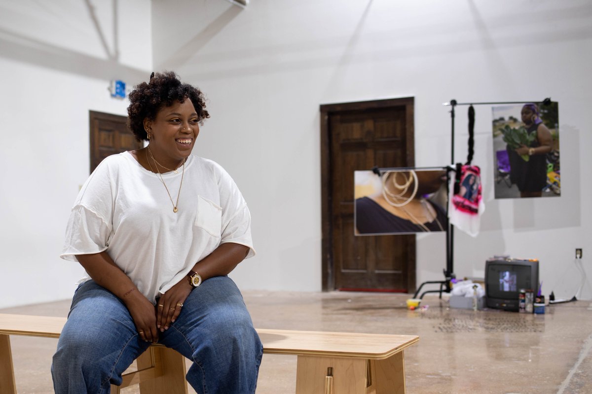 KERA Arts (@keratxarts) on Twitter photo We'll be talking with <a href="/CiaraElleBryant/">Ciara Elle Bryant</a>, @DavidhyphenJeremiah, and @DesireéVaniecia about challenges facing Black Visual Artists in 2020. Join us tomorrow for our first virtual #StateOfTheArts conversation. Moderated by <a href="/DallasMuseumArt/">Dallas Museum of Art</a>'s #VivianCrockett. bit.ly/2FOB0eb We'll be talking with <a href="/CiaraElleBryant/">Ciara Elle Bryant</a>, @DavidhyphenJeremiah, and @DesireéVaniecia about challenges facing Black Visual Artists in 2020. Join us tomorrow for our first virtual #StateOfTheArts conversation. Moderated by <a href="/DallasMuseumArt/">Dallas Museum of Art</a>'s #VivianCrockett. bit.ly/2FOB0eb
