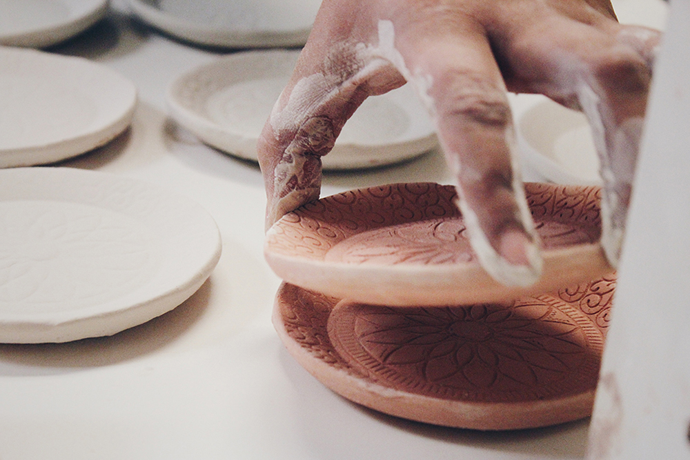 shopPGandH's tweet photo. Pop Up Alert! 

Emmanuelle Wambach creates handmade functional ceramic dinnerware and home wares using found laces, fabrics, and local flora.

Stop by the shop from 12-3 on Saturday to say hi and pick up those holiday gifts or something just for you!

#shoplocalpittsburgh https://t.co/rZiFzO8OMM