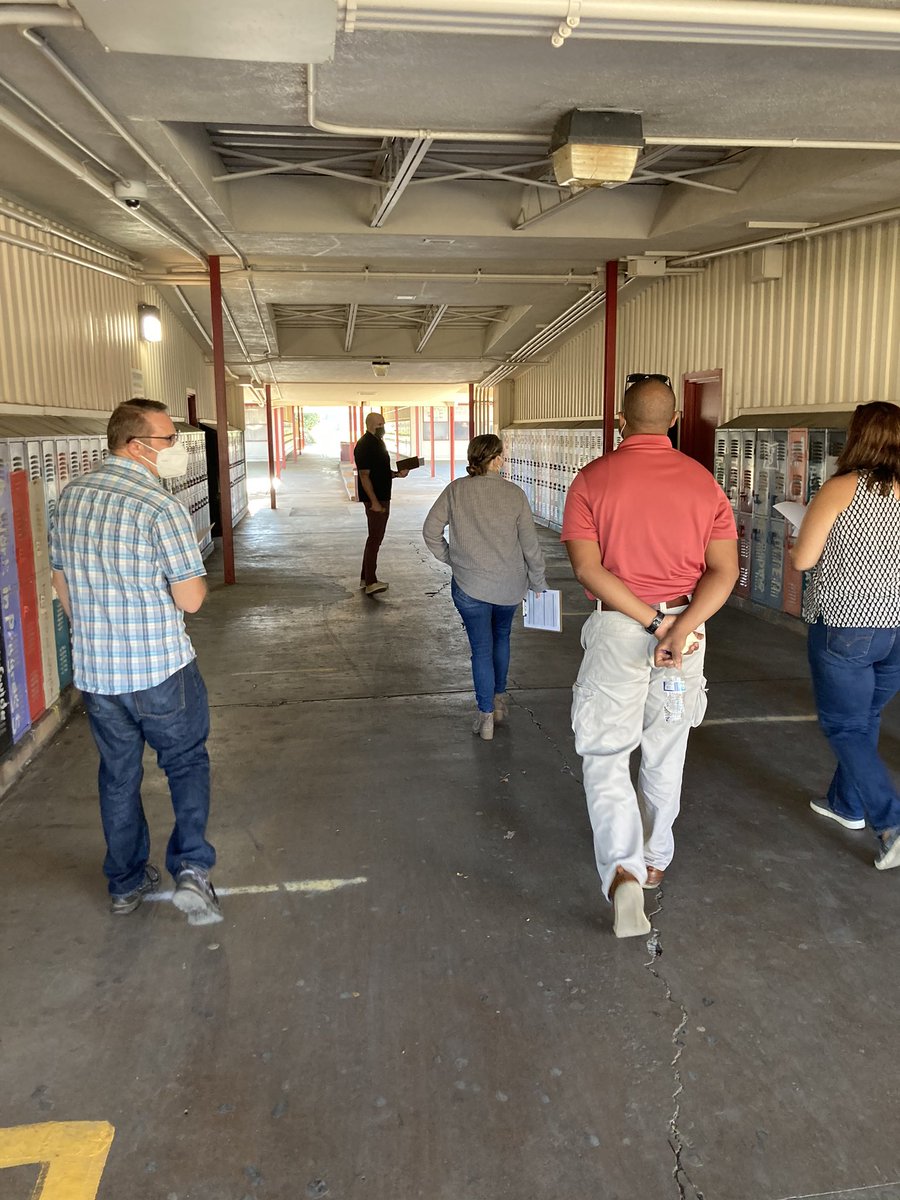 MargaMarshall's tweet image. Thank you @EdmsToros for hosting a feeder pattern “safe” and “outdoorsy” meeting. #togetherwearebetter @myhedisred1989 @wrenave @MDUSD_Wildcats @MtnViewEl @concord_high @SunTerraceSTEM @elmontebulldogs